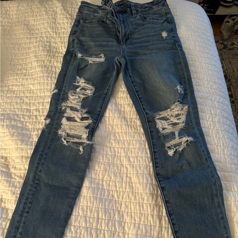 American Eagle ripped jeans like new!!